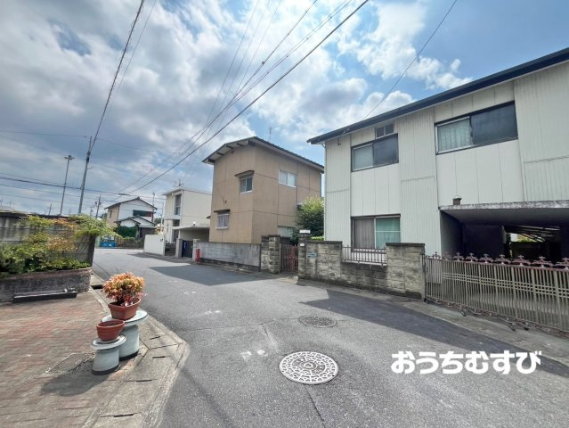 尾張旭市新居町今池下の前面道路含む現地写真