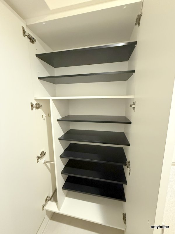 コンフォリア・リヴ淡路町一丁目　仲介手数料無料の収納