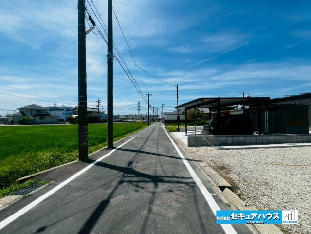 【同施工物件ご案内可能】西境町蒲生池　全3棟の前面道路含む現地写真|事前予約にて現地ご見学いただけます！お気軽にお問い合わせください♪
■株式会社　セキュアハウス■
住宅ローンに強く、知識、経験豊富なスタッフ在籍
お客様に寄り添い、ご成約後もサポート致します。　　　　