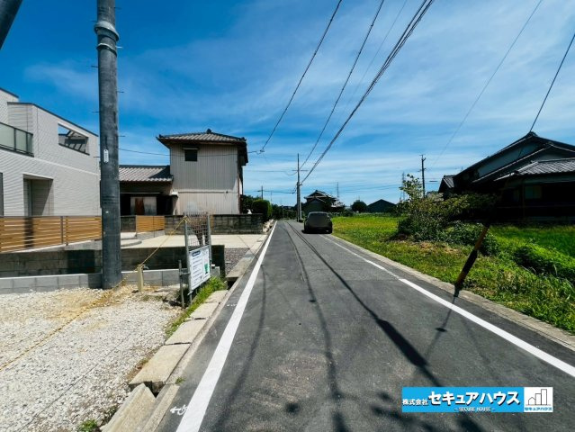 【同施工物件ご案内可能】西境町蒲生池　全3棟の前面道路含む現地写真|事前予約にて現地ご見学いただけます！お気軽にお問い合わせください♪
■株式会社　セキュアハウス■
住宅ローンに強く、知識、経験豊富なスタッフ在籍
お客様に寄り添い、ご成約後もサポート致します。　　　　