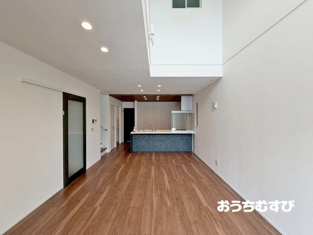 春日井市白山町(全3棟)の居間・リビング