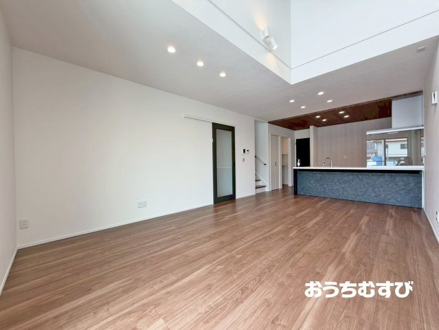 春日井市白山町(全3棟)の居間・リビング