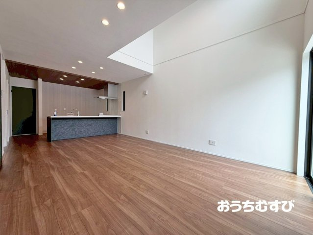 春日井市白山町(全3棟)の居間・リビング