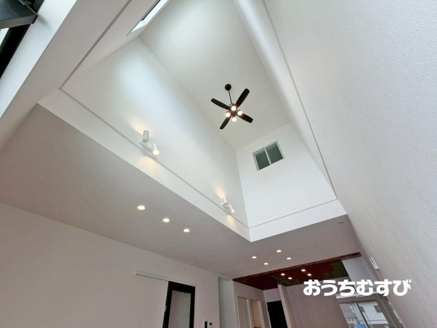 春日井市白山町(全3棟)の居間・リビング