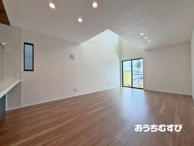 春日井市白山町(全3棟)の居間・リビング