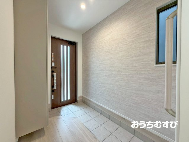春日井市白山町(全3棟)の玄関