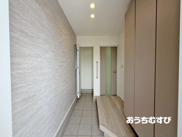 春日井市白山町(全3棟)の玄関