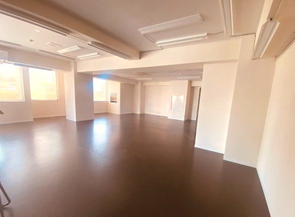 百々西町 107ビルの内装
