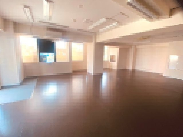 百々西町 107ビルの内装