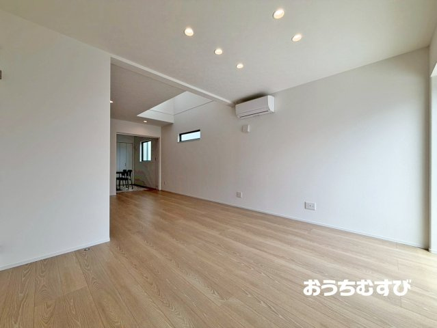 春日井市白山町(全3棟)の居間・リビング