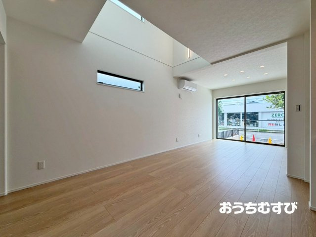 春日井市白山町(全3棟)の居間・リビング