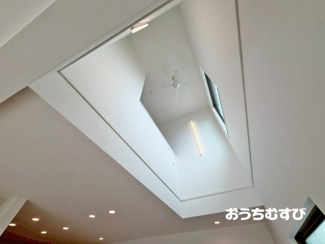 春日井市白山町(全3棟)の居間・リビング