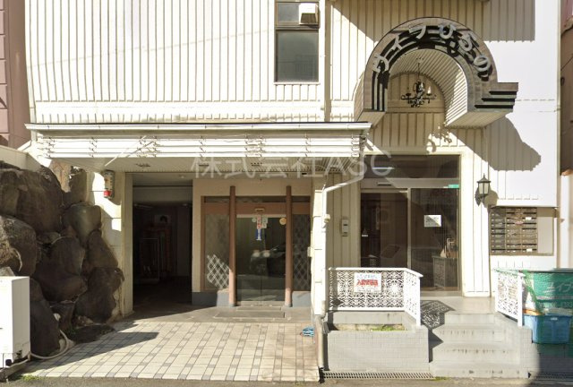 ヴィラひらの　貸店舗のエントランス