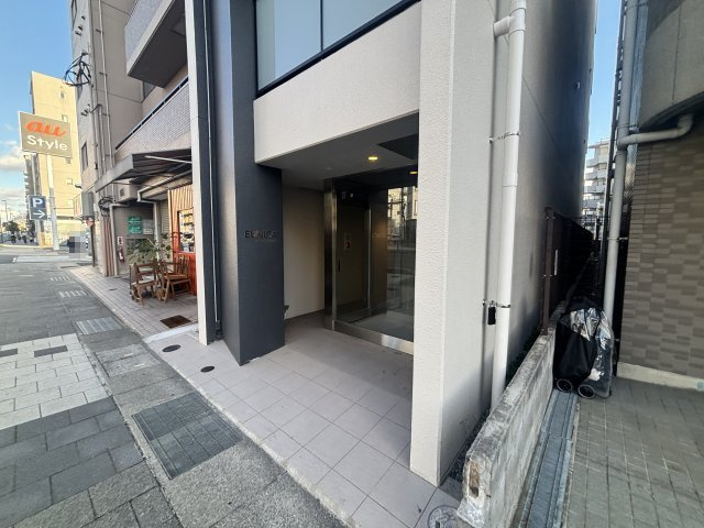 EUNICA甲南山手のエントランス