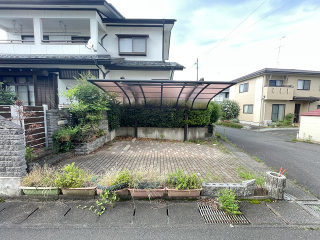 郡山市久留米一丁目　戸建の駐車場