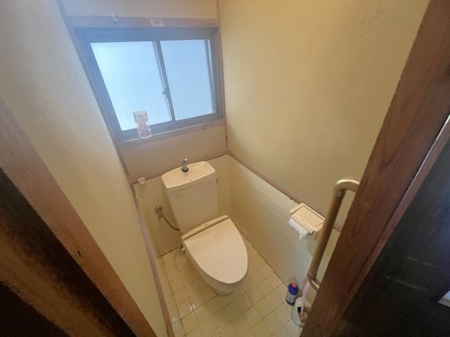 北長柄町貸家のトイレ