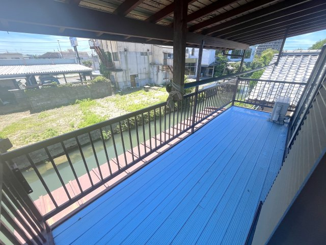 北長柄町貸家のバルコニー
