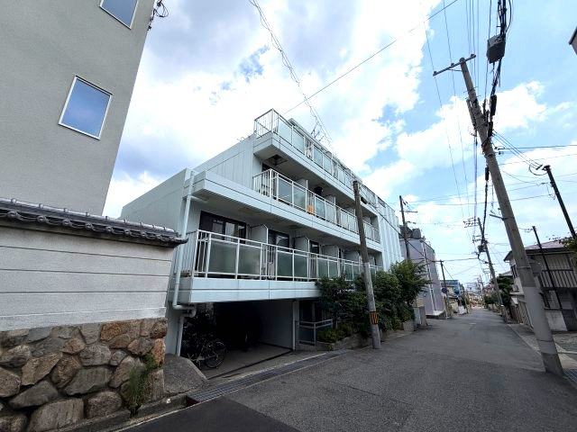 ライフピアモア六甲の外観