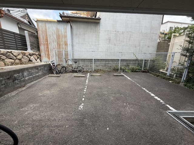 ライフピアモア六甲の駐車場