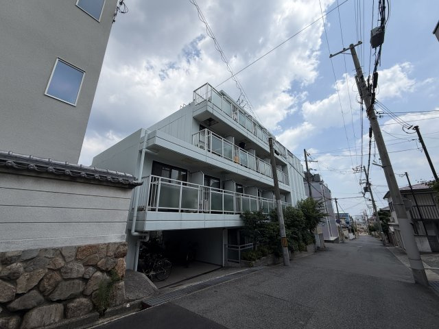 ライフピアモア六甲の外観
