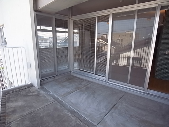 西宮市高木東町の賃貸マンションのバルコニー