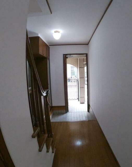芦屋市竹園町の一戸建ての玄関