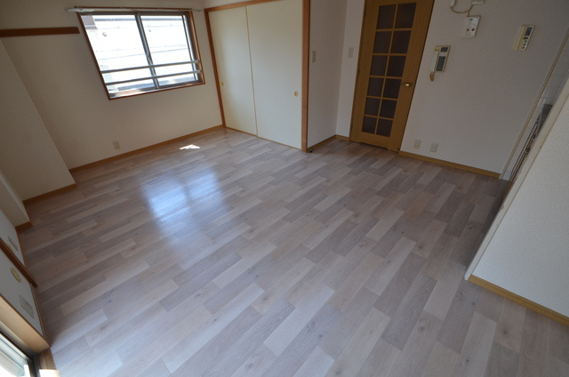 神戸市中央区北長狭通８丁目の賃貸マンションの居間・リビング