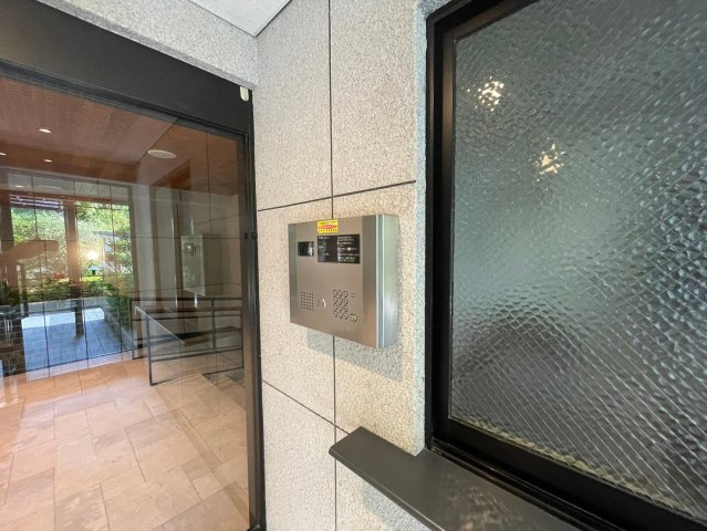 神戸市東灘区御影山手５丁目の賃貸マンションのエントランス