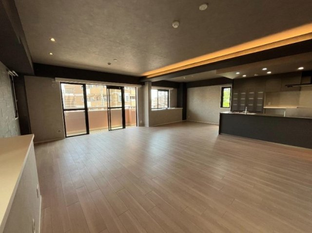 神戸市東灘区御影山手５丁目の賃貸マンションの居間・リビング