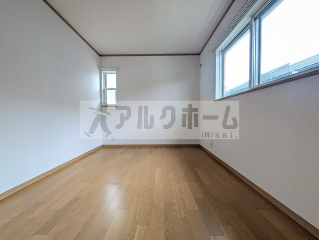 国分本町3丁目3LDK一戸建ての寝室