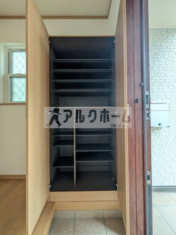 国分本町3丁目3LDK一戸建ての玄関