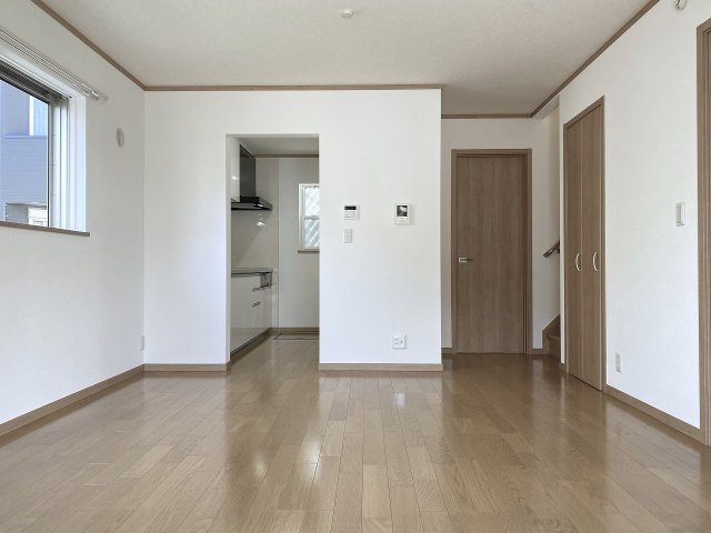国分本町3丁目3LDK一戸建ての居間・リビング
