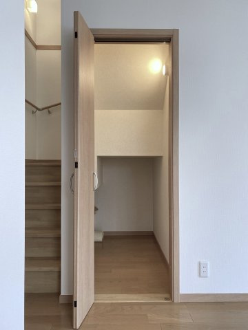 国分本町3丁目3LDK一戸建ての収納