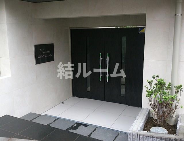 板橋区板橋４丁目の賃貸マンションのエントランス