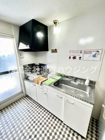 内代町2丁目貸家のキッチン