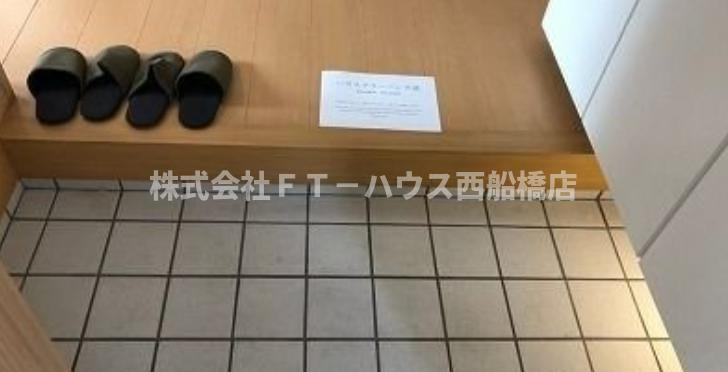 レジデンス新井の玄関
