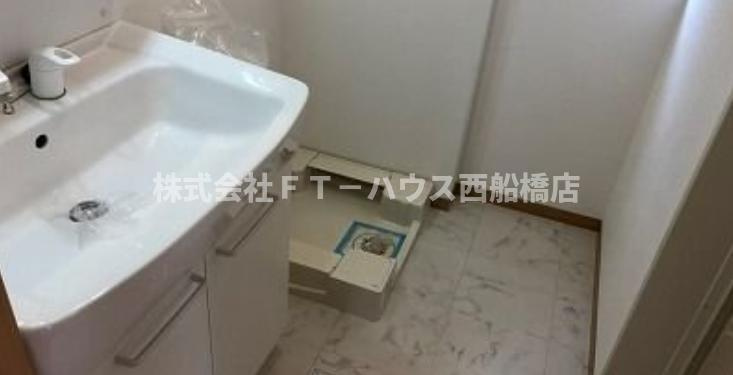 レジデンス新井の洗面所