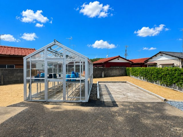 【軽量鉄骨】稲敷市江戸崎乙中古戸建の駐車場
