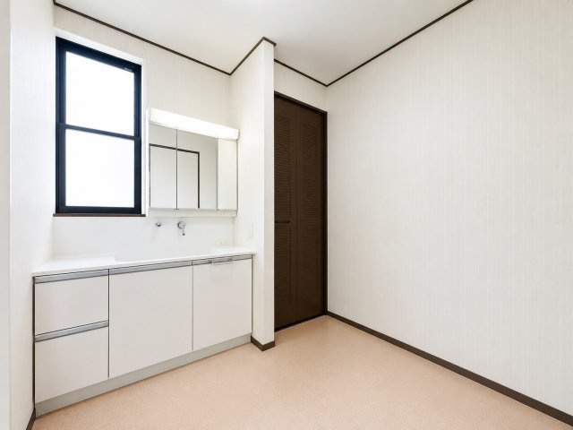 【軽量鉄骨】稲敷市江戸崎乙中古戸建の洗面所