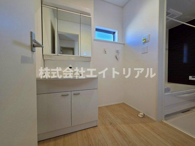 美濃加茂市古井町下古井　第3　新築戸建　全4棟の独立洗面台|1階