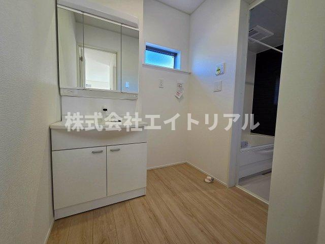 美濃加茂市古井町下古井　第3　新築戸建　全4棟の独立洗面台|1階