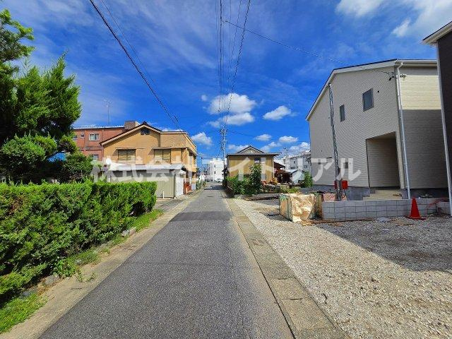 美濃加茂市古井町下古井　第3　新築戸建　全4棟の前面道路含む現地写真