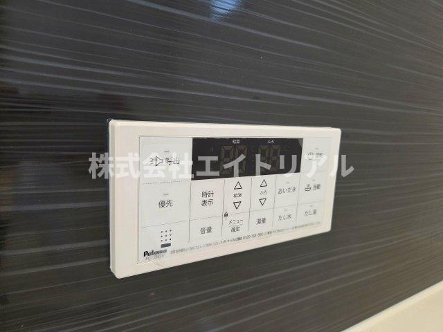 美濃加茂市古井町下古井　第3　新築戸建　全4棟の発電・温水設備|給湯パネル