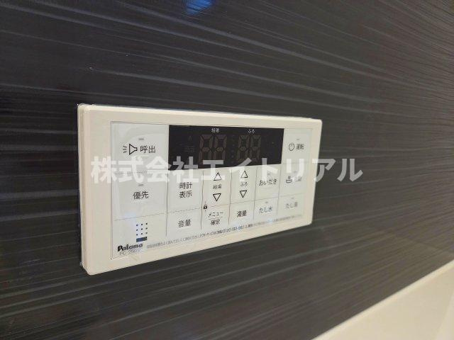 美濃加茂市古井町下古井　第3　新築戸建　全4棟の発電・温水設備|給湯パネル