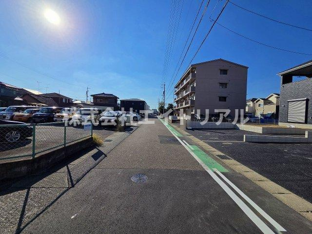 美濃加茂市古井町下古井　第3　新築戸建　全4棟の前面道路含む現地写真
