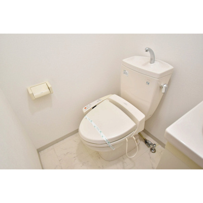 【トイレ】 | アーデン和泉町 | コンパクトで使いやすいトイレです