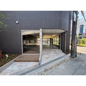 【エントランス】 | ArtizA京橋WEST | 清潔なエントランスです