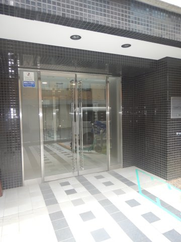 グラントゥルース神田岩本町のエントランス