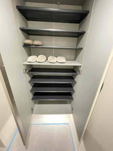 コスモ西大島ロイヤルフォルムの玄関