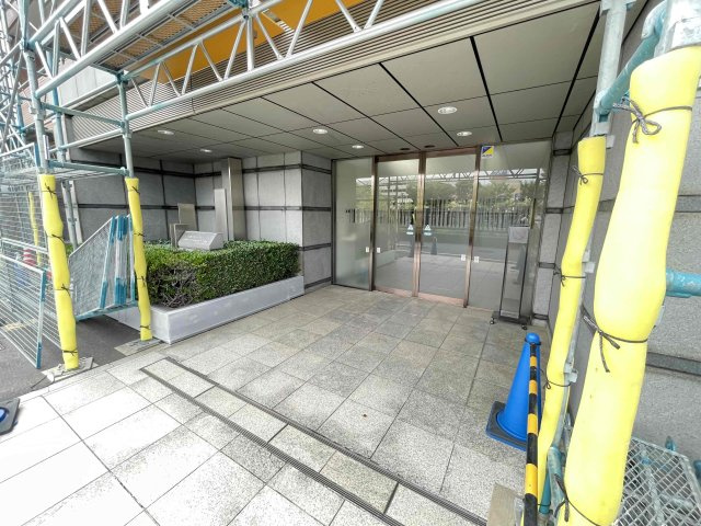 コスモ西大島ロイヤルフォルムのエントランス